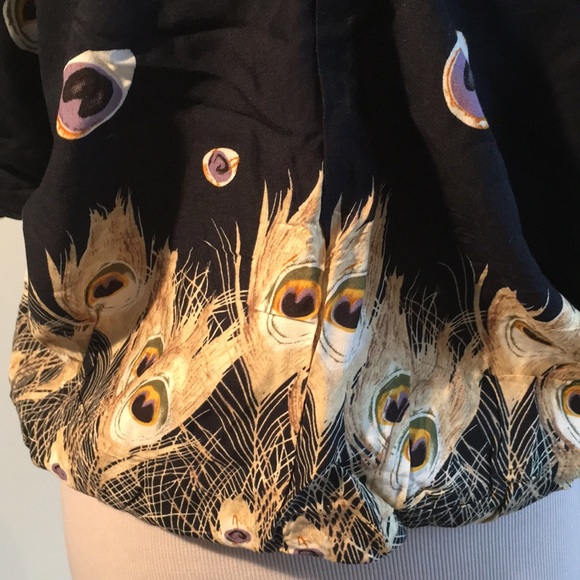 AZ Pullover blouse with Peacock print - Picture 2 of 3